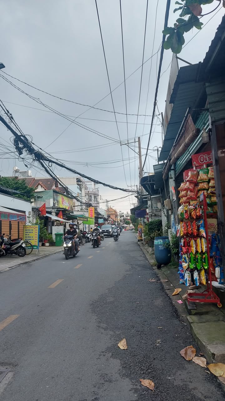 Đất Lê Văn Việt Quận 9 80m² giá 6 tỷ - Nằm sát chợ đi bộ tiện lợi!