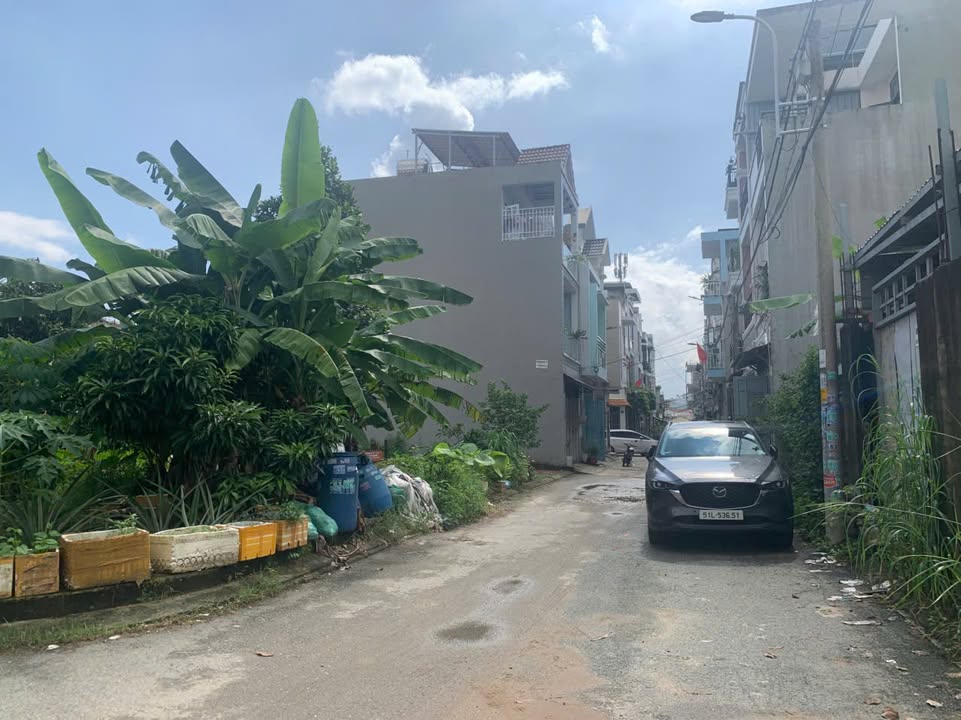 Đất 102.6m² Lã Xuân Oai, Long Trường chỉ 5 tỷ - Hẻm xe hơi, pháp lý chuẩn!