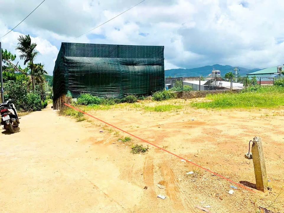 Đất thổ cư 171m² hẻm Ngô Tất Tố - Bảo Lộc - Giá 2.5 tỷ - Cơ hội đầu tư tuyệt vời!