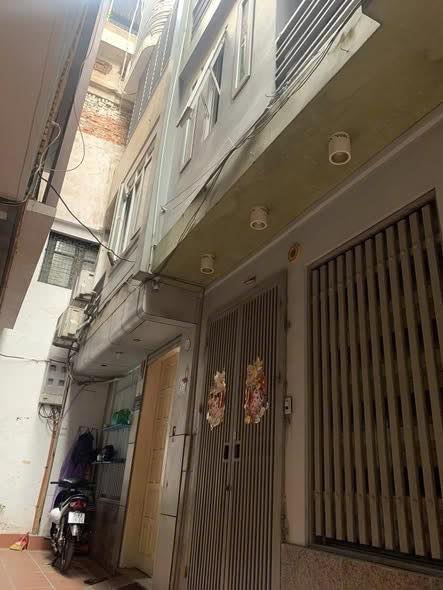 Nhà riêng cho thuê tại ngõ Thịnh Hào 1, Đống Đa 32m² - Full nội thất hiện đại!