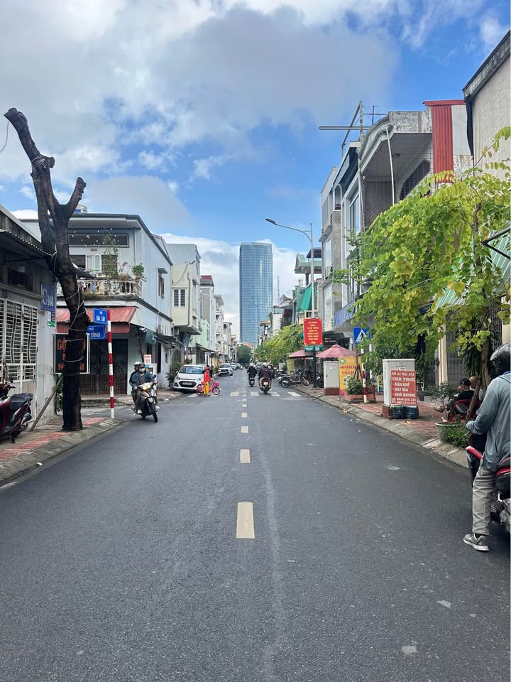 Lô đất đẹp mặt đường Bãi Sậy Trại Chuối 66.4m² giá 5.6 tỷ - Đầu tư sinh lời ngay!