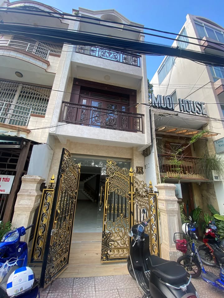 Nhà mặt tiền đường Nguyễn Du, Long Xuyên 7 phòng - Thích hợp kinh doanh