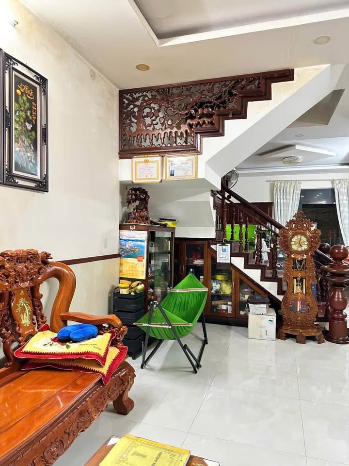 Nhà 3 tầng mặt tiền đường Trần Tử Bình, Nha Trang 96.9m² giá 10.5 tỷ - Nội thất cao cấp