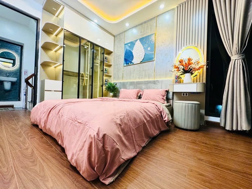 Cho thuê nhà 4 tầng tại ngõ 153 Thanh Nhàn 21m² - Đầy đủ nội thất, giá chỉ 12 triệu!