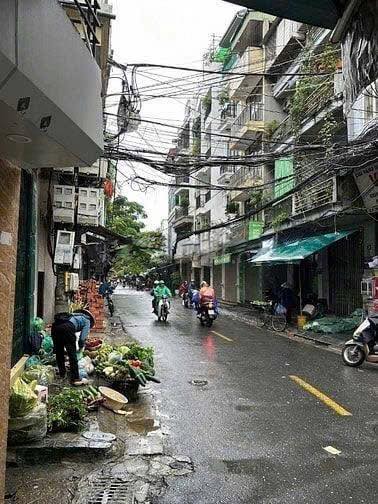 Nhà tập thể cho thuê phố Thọ Lão, quận Hai Bà Trưng 40m² - Ô tô đỗ cửa, đầy đủ tiện nghi!