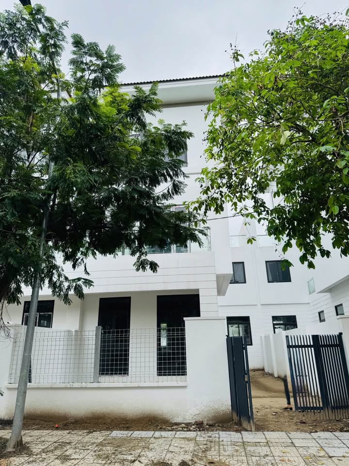 Nhà vườn Handico Vinh Tân 173m² giá 9 tỷ - Hướng Tây tứ mệnh, mặt tiền 8m!