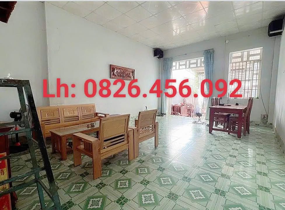 Nhà phố Tân Đồng, Đồng Xoài 240m² giá thỏa thuận - Sân ô tô rộng rãi!
