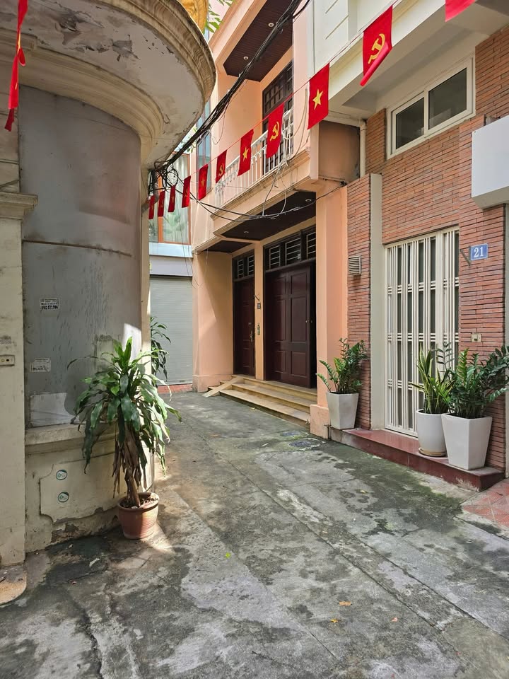 Nhà nguyên căn 4 tầng ngõ 43 Tôn Thất Thiệp, Ba Đình - Phù hợp kinh doanh