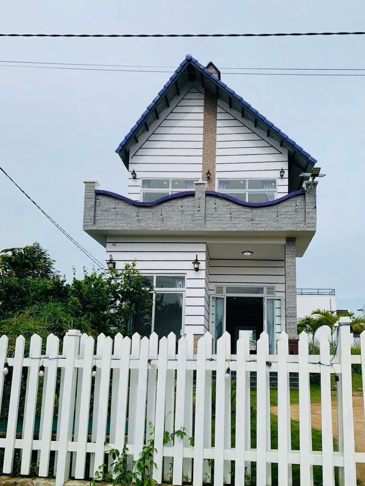 Nhà đẹp mặt tiền đường Chi Lăng, TP. Bảo Lộc 200m² giá 2.6 tỷ - Cơ hội đầu tư tuyệt vời!