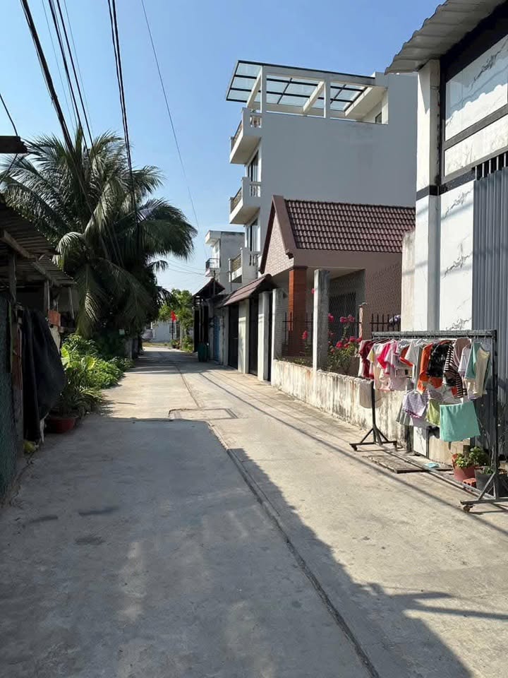 Nhà vườn mặt tiền Bờ Xe Lam, Tân Kiên, Bình Chánh 300m² giá 8.9 tỷ - Chính chủ bán gấp!