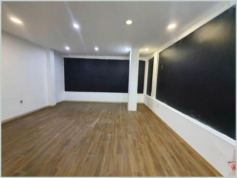 Cho thuê mặt tiền góc 2 mặt tiền Nguyễn Đình Chiểu, P.2, Q.3 - Giá tốt 45 triệu/tháng!