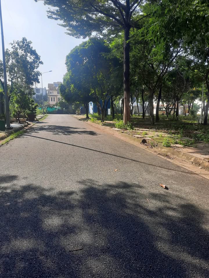 Đất góc 2 mặt tiền KDC Khang Điền, Thủ Đức 185m² giá 15.4 tỷ - Tiện ích đầy đủ, vị trí đẹp!