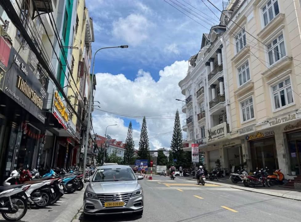 Khách sạn mặt tiền Phạm Ngũ Lão Đà Lạt 93.5m² giá 24.5 tỷ - Kinh doanh đắc địa!