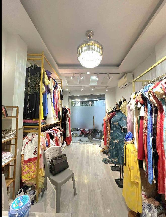 Nhà đẹp Quận 6 ngay vòng xoay Phú Lâm - Diện tích 54m² giá thỏa thuận - Kinh doanh sầm uất!