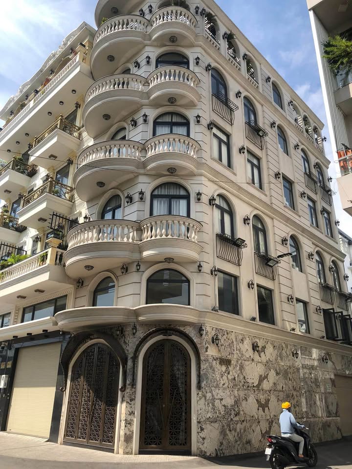 Nhà phố Gò Vấp 80m² giá 20.3 tỷ - Đẳng cấp 3 mặt tiền, sẵn sàng vào ở!