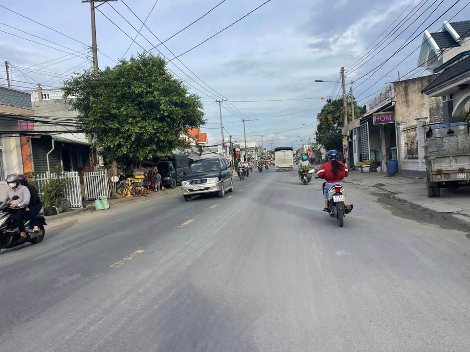 Đất thổ cư 2 mặt tiền ĐT 816, Bình Đức, Bến Lức 140m² - Đầu tư sinh lời ngay!