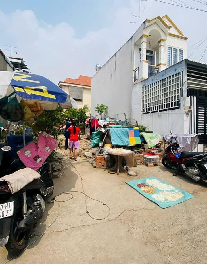 Đất nền Linh Xuân, Thủ Đức 72m² giá 3.5 tỷ - Sổ hồng chính chủ, hẻm xe hơi rộng!