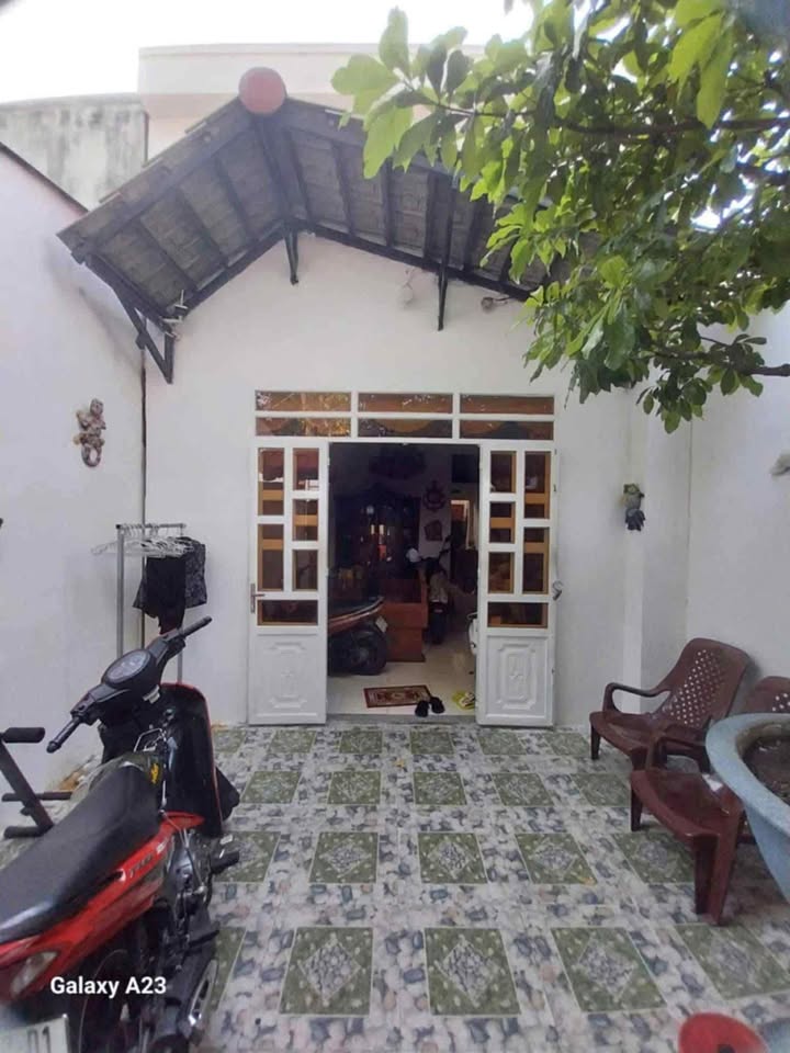 Nhà cấp 4 cho thuê mặt tiền đường Đỗ Nhuận, Bà Rịa - Giá chỉ 3 triệu!