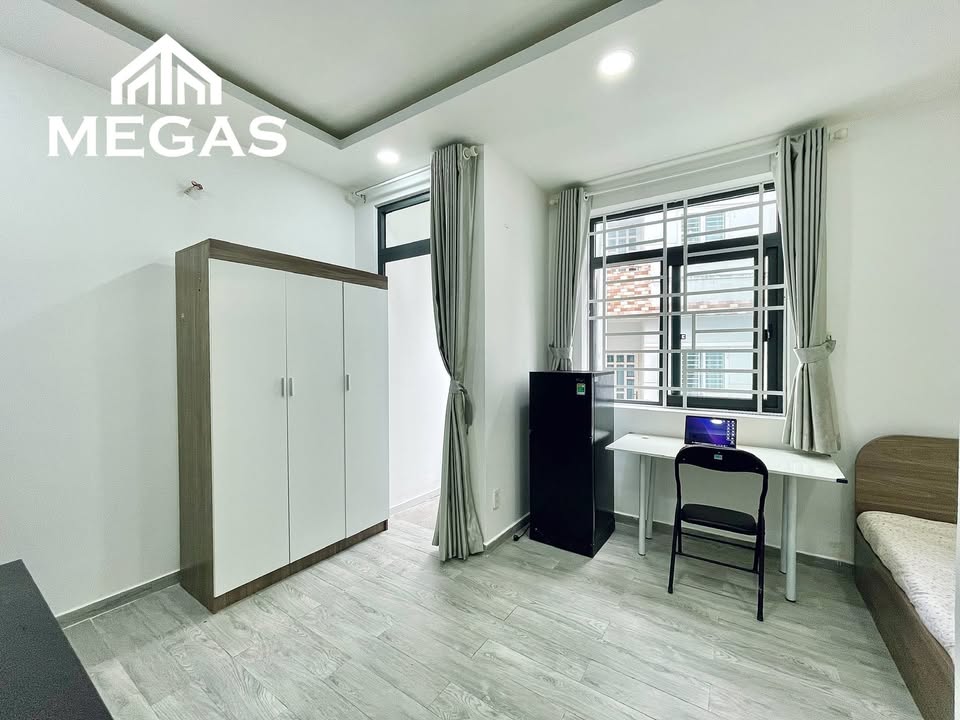 Phòng cho thuê tại 521 Cách Mạng Tháng 8, Quận 10 - Ban công thoáng mát, tự do giờ giấc!