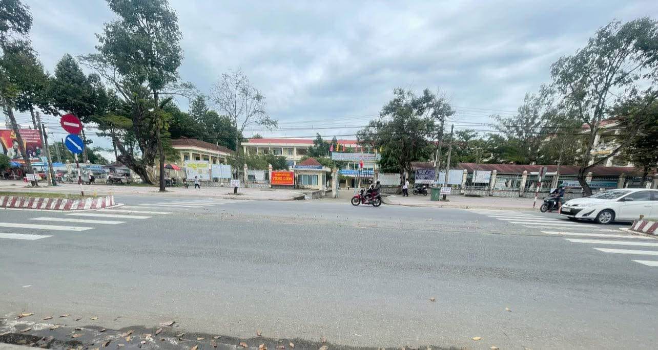 Nhà cấp 4 Vũng Liêm 191m² giá 690 triệu - Sân trước rộng thoáng