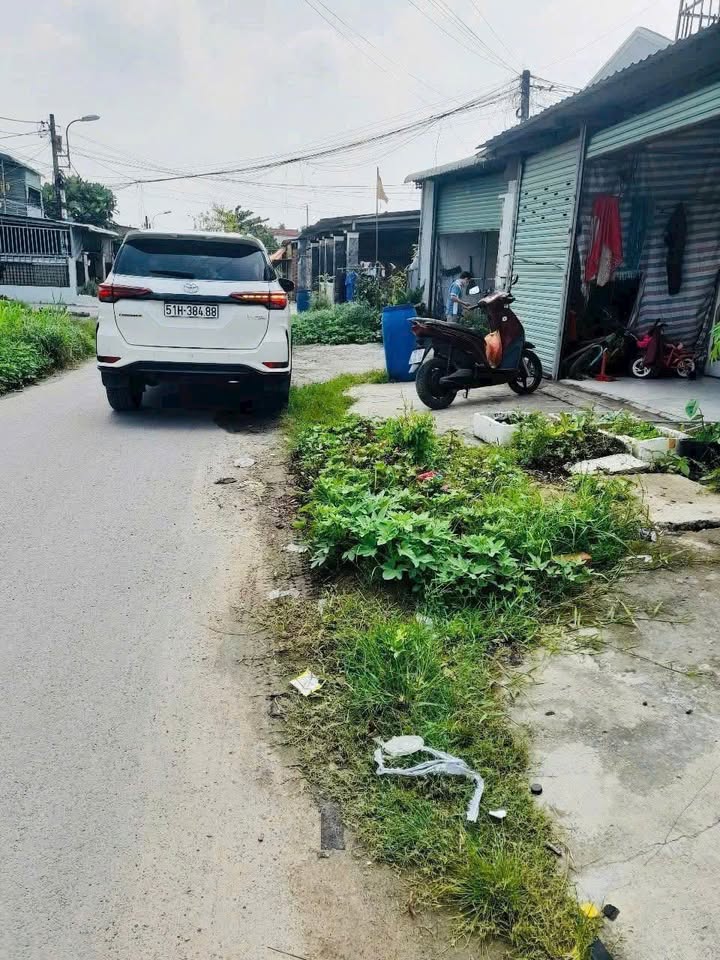 Nhà cấp 4 mặt tiền nhựa Tân Thạnh Đông, Củ Chi 70m² giá 1.8 tỷ - Cần bán gấp!