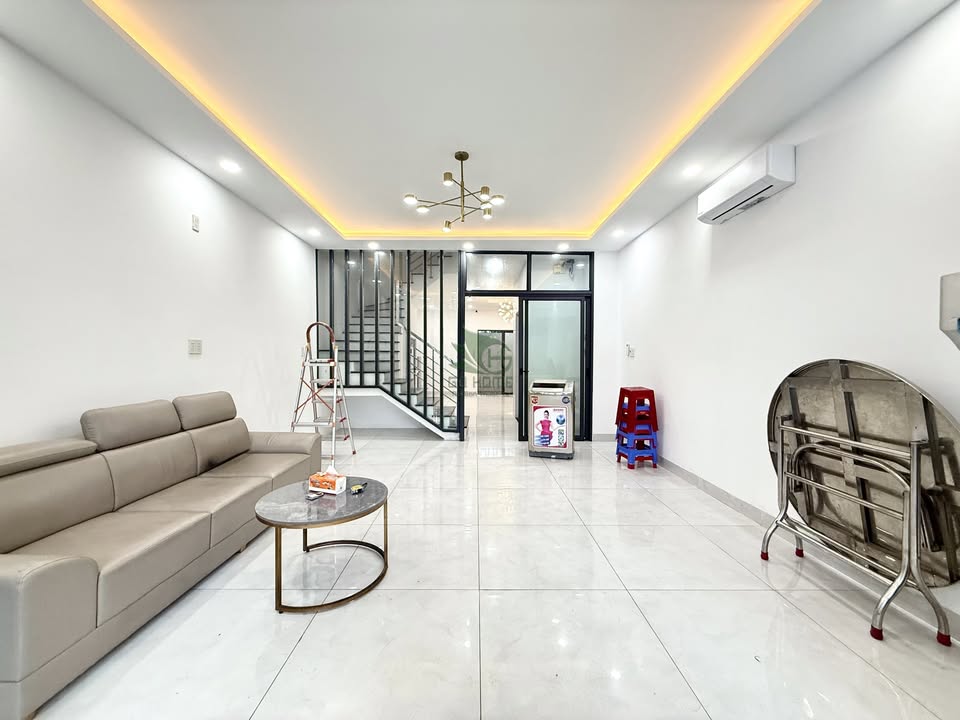 Nhà 5 Căn Hộ Full Nội Thất Vĩnh Nguyên Nha Trang 400m² - Gần Biển, An Ninh Tốt!