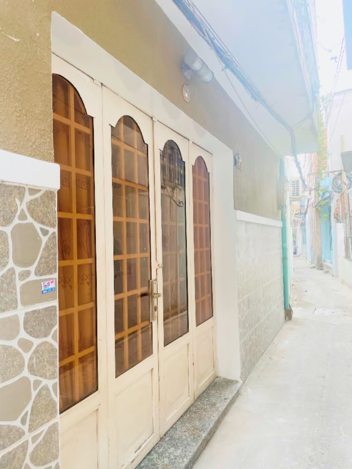 Nhà riêng quận 4 đường Đoàn Văn Bơ 21m² giá 2.99 tỷ - Hẻm thông thoáng, an ninh tốt!