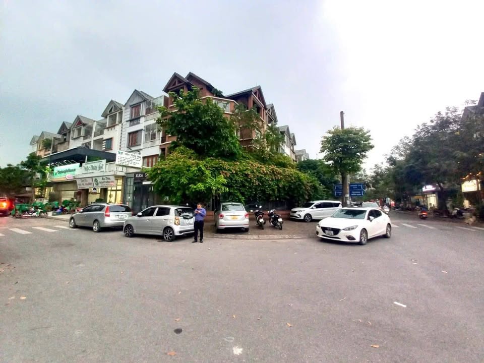 Biệt thự liền kề Bộ Quốc phòng Thạch Bàn 150m² giá 40 tỷ - Kinh doanh văn phòng cực đỉnh!