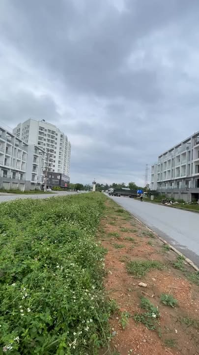 Nhà mặt đường Nguyễn Tất Thành, Phúc Yên 100m² giá 5 tỷ - Kinh doanh đắc địa!