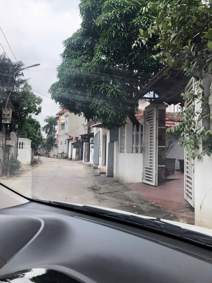 Đất nền Tráng Việt, Mê Linh 90m² giá chỉ 2.7 tỷ - Sổ đỏ chính chủ!