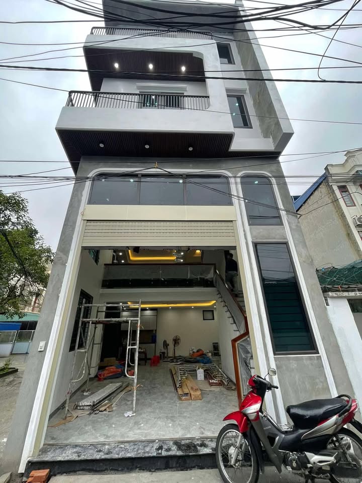 Nhà 3.5 tầng Phường Lộc Hạ, Nam Định 50m² giá 4.15 tỷ - Lô góc thoáng mát!