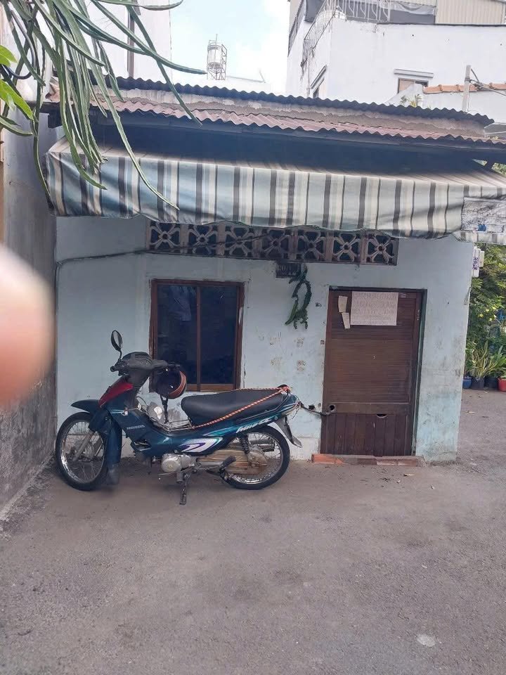 Nhà cũ Hẻm Vân Thân, Quận 6, 31.2m² giá 4.2 tỷ - Cơ hội xây mới 3 lầu!