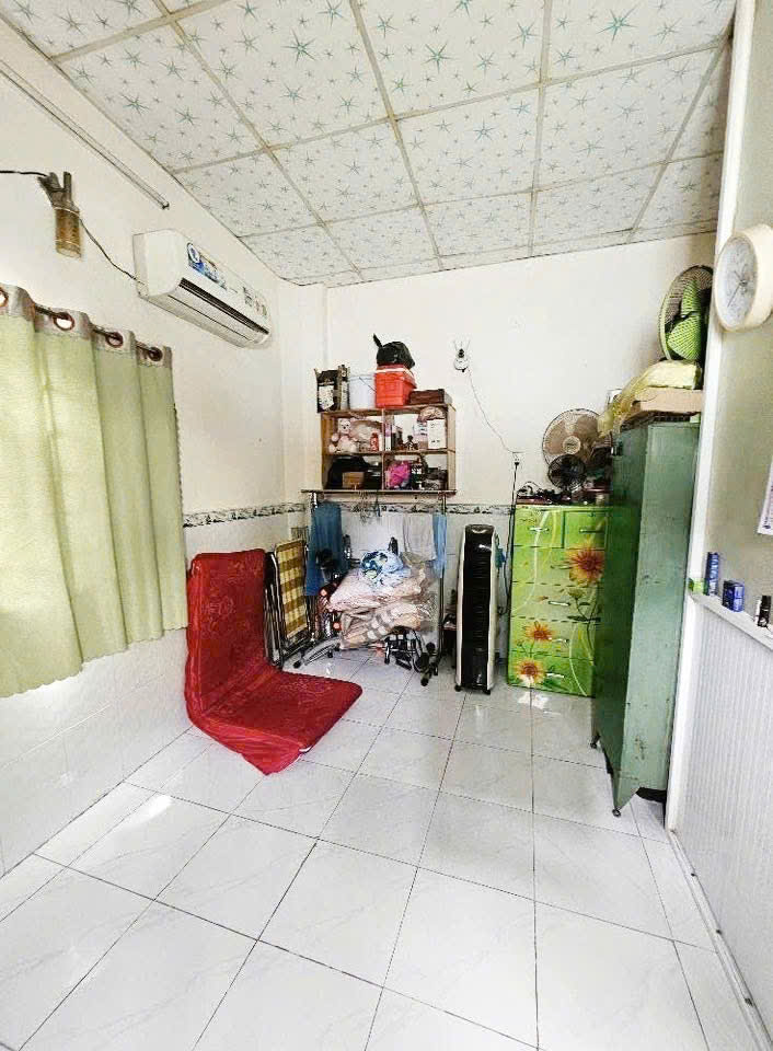 Nhà 2 tầng Bình Tiên, Quận 6 - Diện tích 13m² - Hướng Đông, sổ hồng riêng!