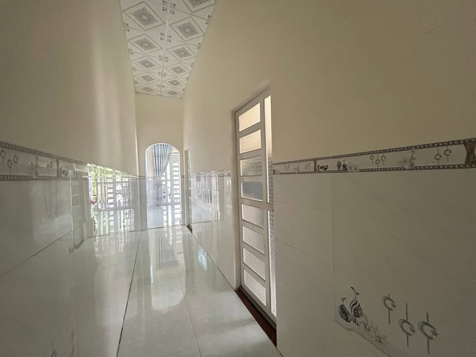 Nhà mặt tiền đường Vĩnh Hòa, Phú Giáo, 365m² giá 1.3 tỷ - Nhà đẹp, sân rộng thoải mái!