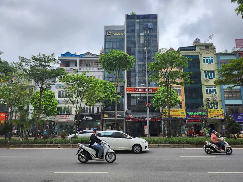 Cho thuê nhà mặt phố Nguyễn Hoàng 3 tầng giá 30 triệu - Khu vực kinh doanh sầm uất!