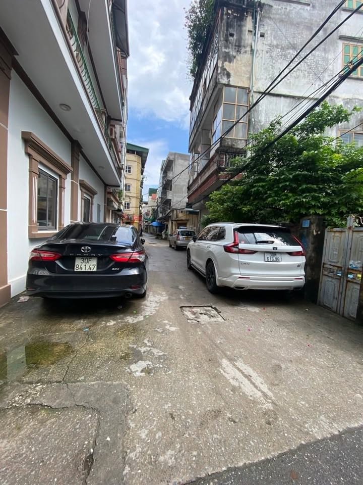 Đất Thạch Bàn Long Biên 102m² giá thỏa thuận - Mặt ngõ ô tô tránh, cơ hội đầu tư tuyệt vời!