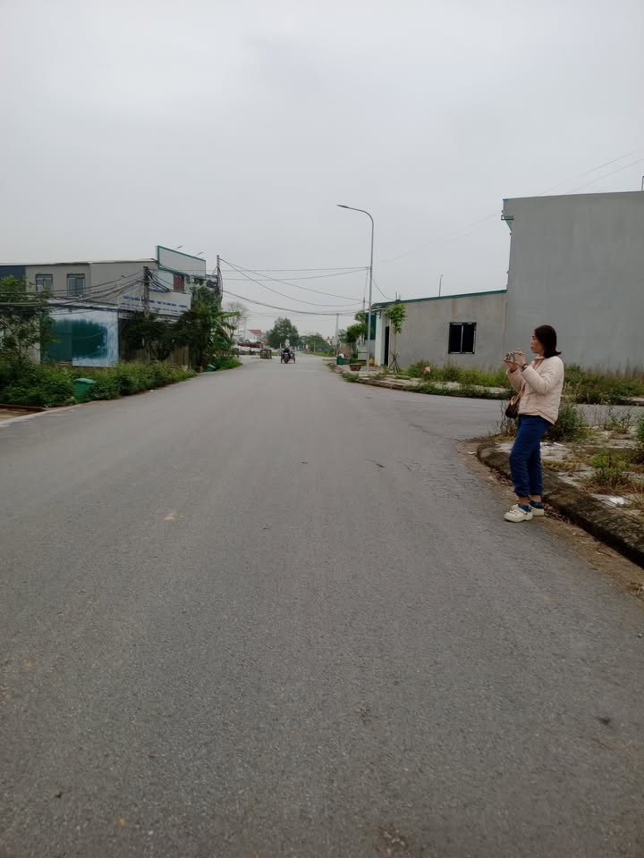 Đất nền Liên Lộc 196m² giá 3 tỷ - Kinh doanh sầm uất ngay trục chính!