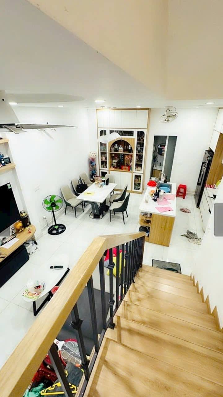 Nhà phố Lãnh Binh Thăng, Quận 11, 66m² giá 10.8 tỷ - Thiết kế sang trọng, gần chợ!