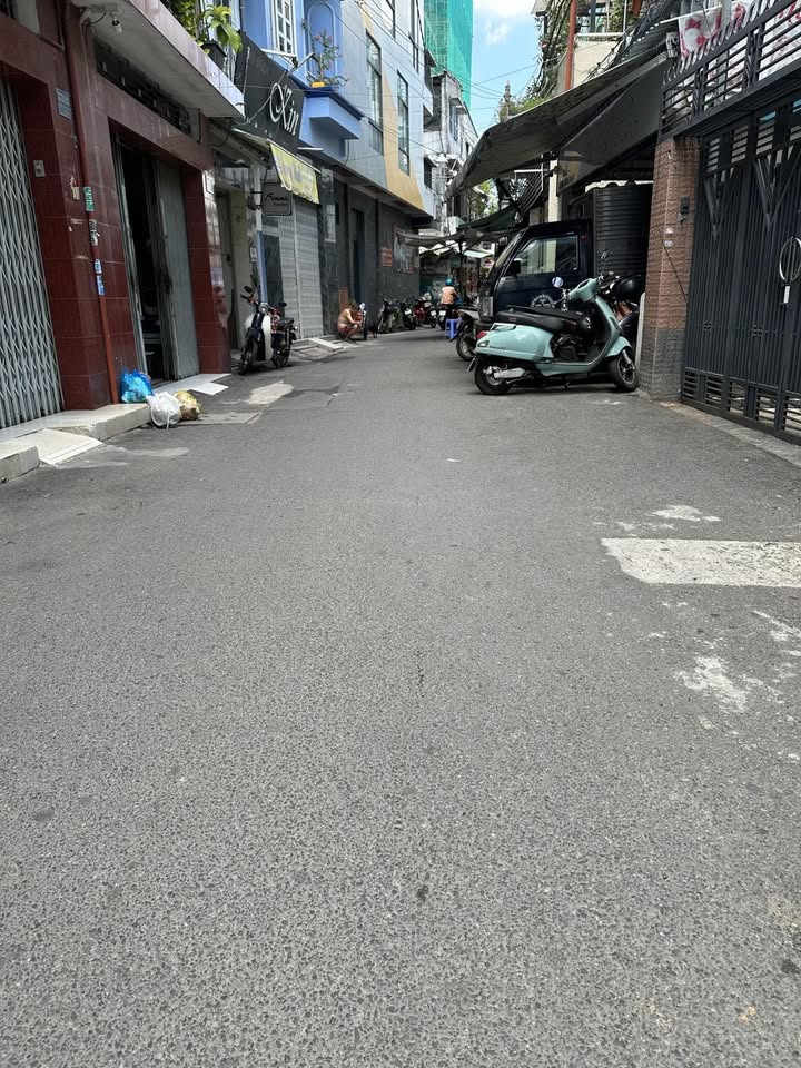 Nhà riêng Cách Mạng Tháng 8 Q3 70m² giá 7 tỷ - Hẻm nhựa ô tô vào tận nhà!