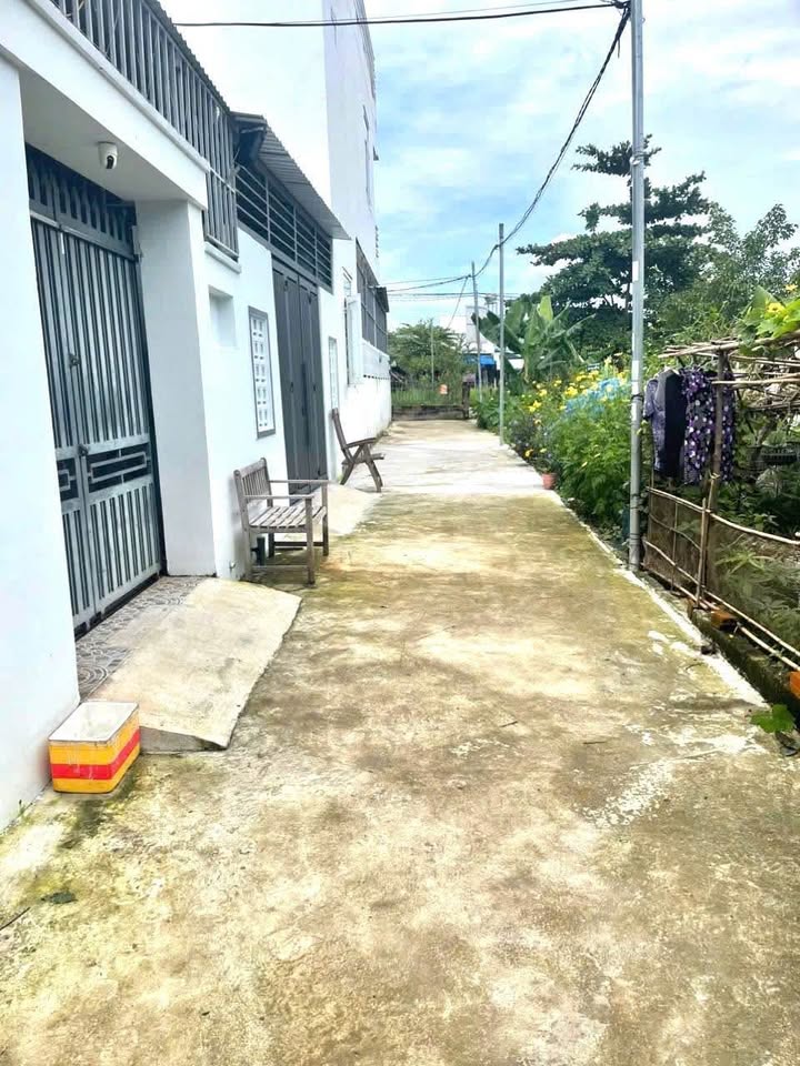 Bán đất Phước Đồng, Nha Trang 83.6m² giá 2.1 tỷ - Vị trí đắc địa ngay vòng xoay!