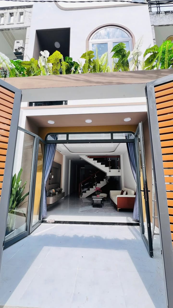 Nhà 2 tầng hẻm 5m Trần Thị Năm, Quận 12, 63m² - Nhà đẹp, dân trí cao!