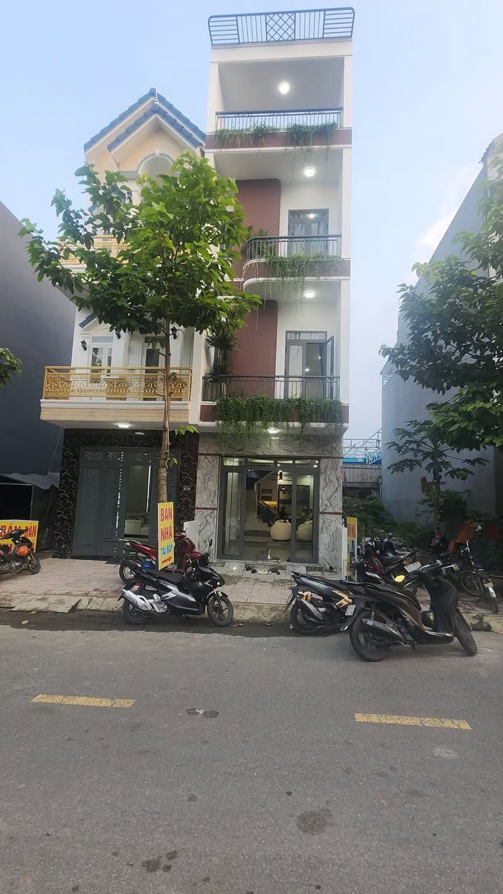 Nhà nguyên căn cho thuê tại KDC Phú Hồng Thịnh 8, An Phú - Full nội thất cao cấp chỉ 13 triệu