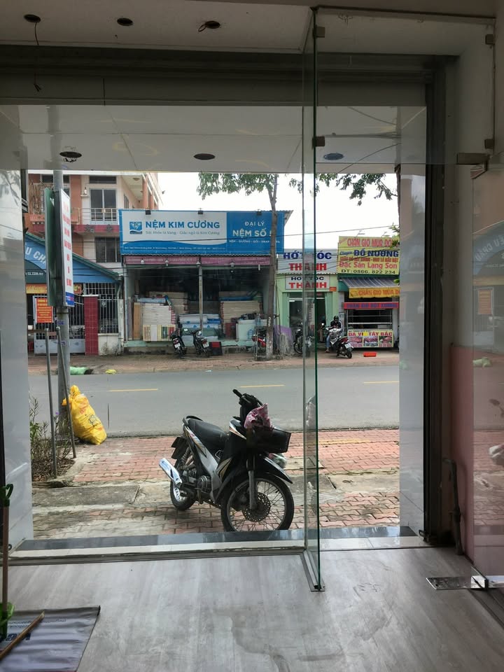 Nhà mặt tiền Thích Quảng Đức, Thủ Dầu Một 100m² - Thích hợp kinh doanh, cho thuê ngay!