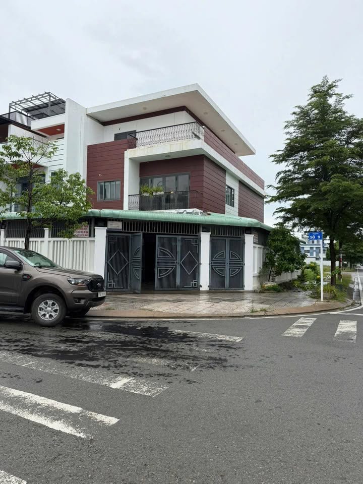 Nhà 3 tầng cho thuê tại Nha Trang 201m² giá 35 triệu - Căn góc lý tưởng cho công ty hoặc nhà trẻ!