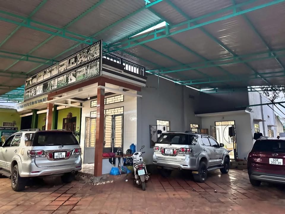 Nhà phố Buôn Hồ 250m² giá 3.9 tỷ - Gần trường Hoạ Mi, tiện ích đầy đủ!