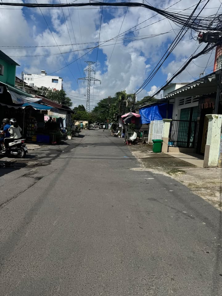 Nhà cho thuê mặt tiền đường Phạm Vấn, Quận Tân Phú, 60m² - Kinh doanh thuận lợi!