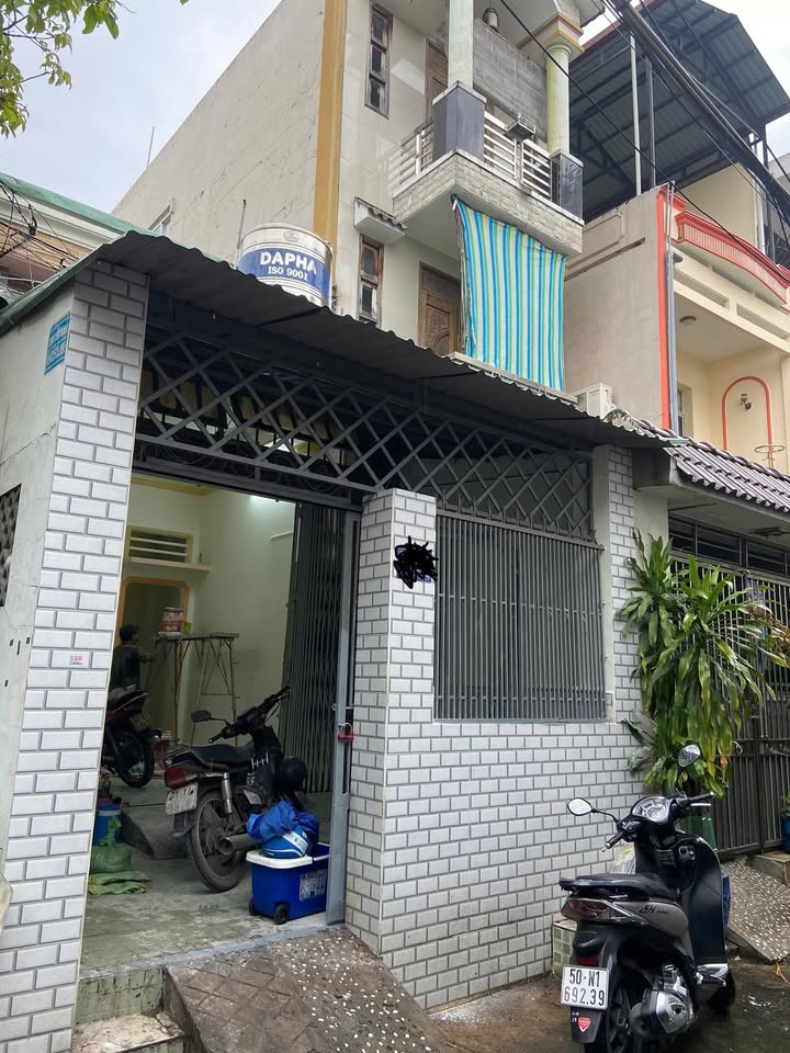 Nhà nguyên căn cho thuê Hẻm Tỉnh Lộ 10 Quận Bình Tân 80m² - Giá chỉ 7 triệu/tháng!