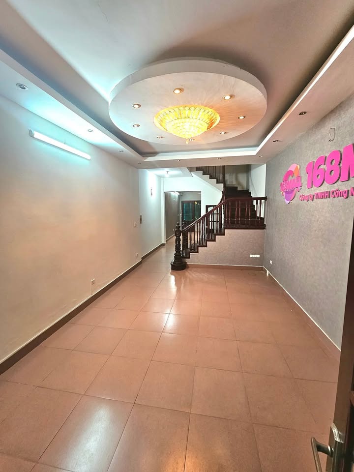 Nhà nguyên căn 4 tầng Văn Quán 100m² giá 20 triệu - Không thể bỏ lỡ!