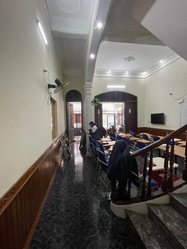 Nhà 2 tầng Lối 2 Đặng Thái Thân, TP Vinh 152m² giá 7 tỷ - Vị trí đắc địa, kinh doanh tốt!