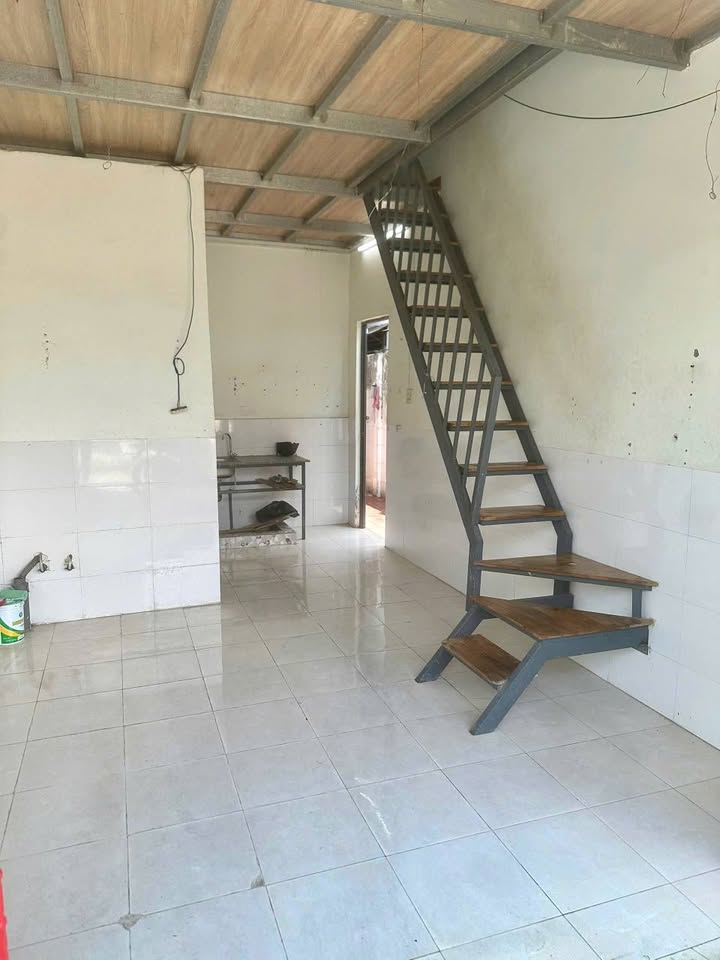 Nhà cho thuê mặt tiền Hẻm 388 Nguyễn Văn Cừ Nối Dài 50m² - Thích hợp kinh doanh và ở ngay!